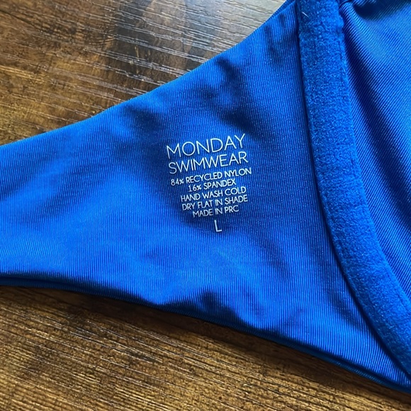 NWT Monday Swimwear Maui Bikini Underwire Bra Top Azure Blue Jersey Large NEW - Picture 3 of 4